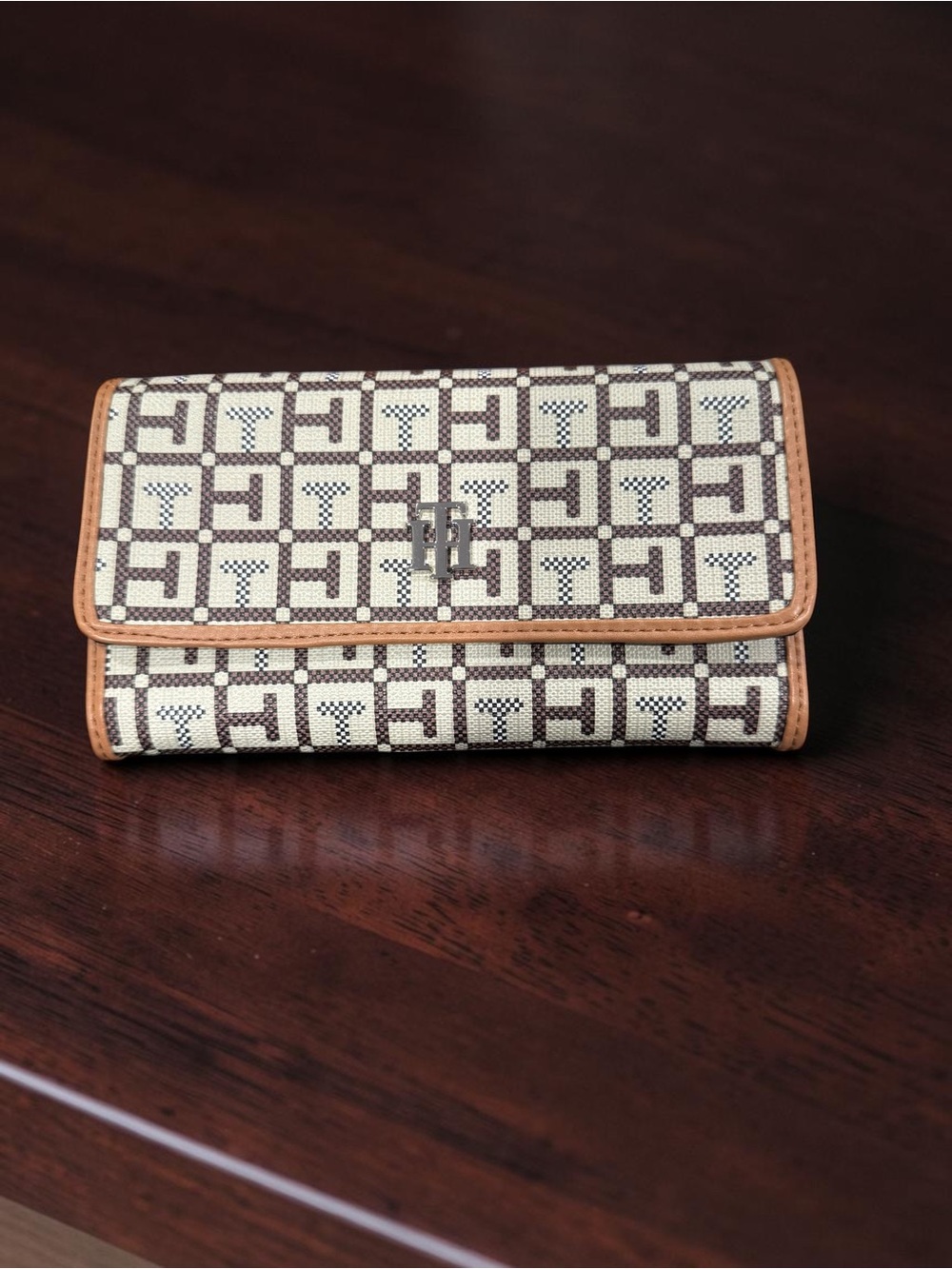 Brand New Tommy Hilfiger Monogram Wallet